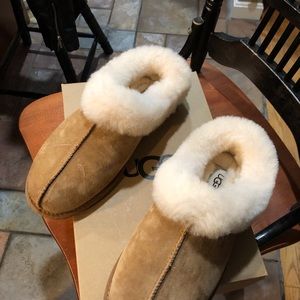Ugg slippers size 8 New in Box
